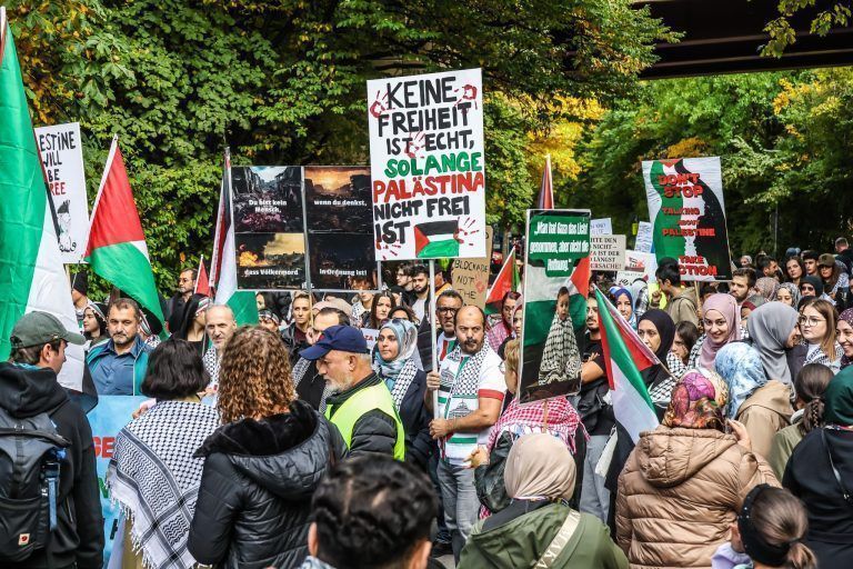 600 Menschen demonstrieren für Palästina in Bregenz