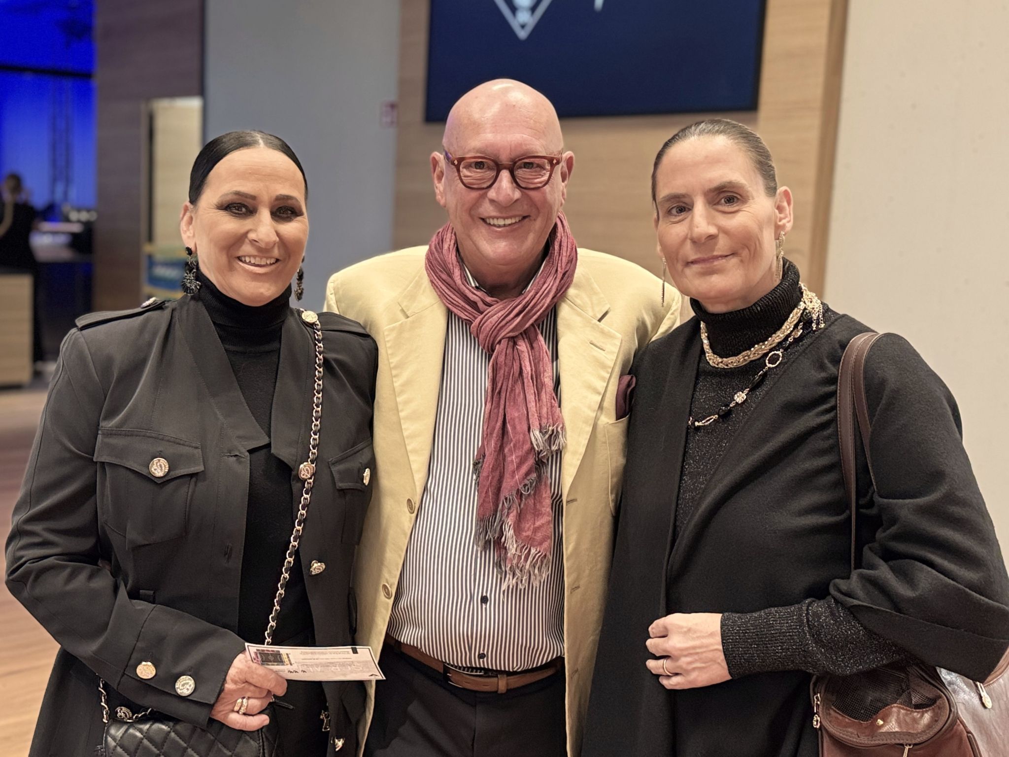 Silvia Nachbaur (Cafe Nachbaur) mit Bob und Corinna De Vries.