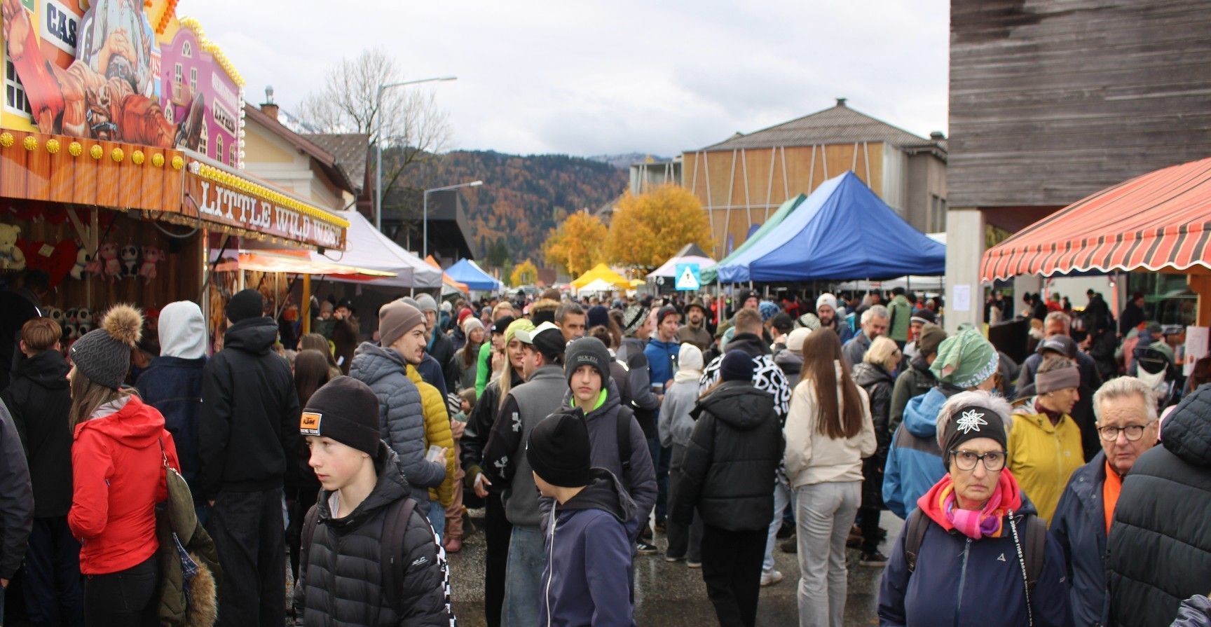 Tausende Besucher ließen sich auch von schlechten Wetterprognosen nicht davon abhalten, am Nationalfeiertag nach Andelsbuch zu pilgern.