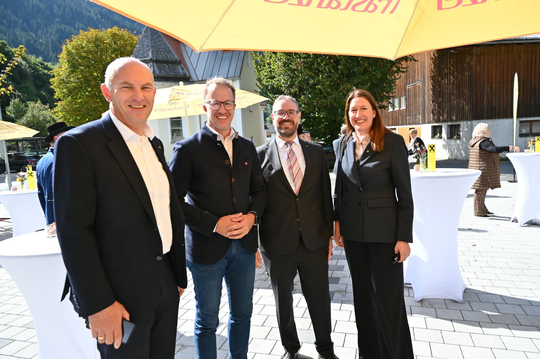 Stefan Wachter, Landesrat Christian Gantner, Bankstellenleiter Michael Pisoni und Elisabeth Strassmair.
