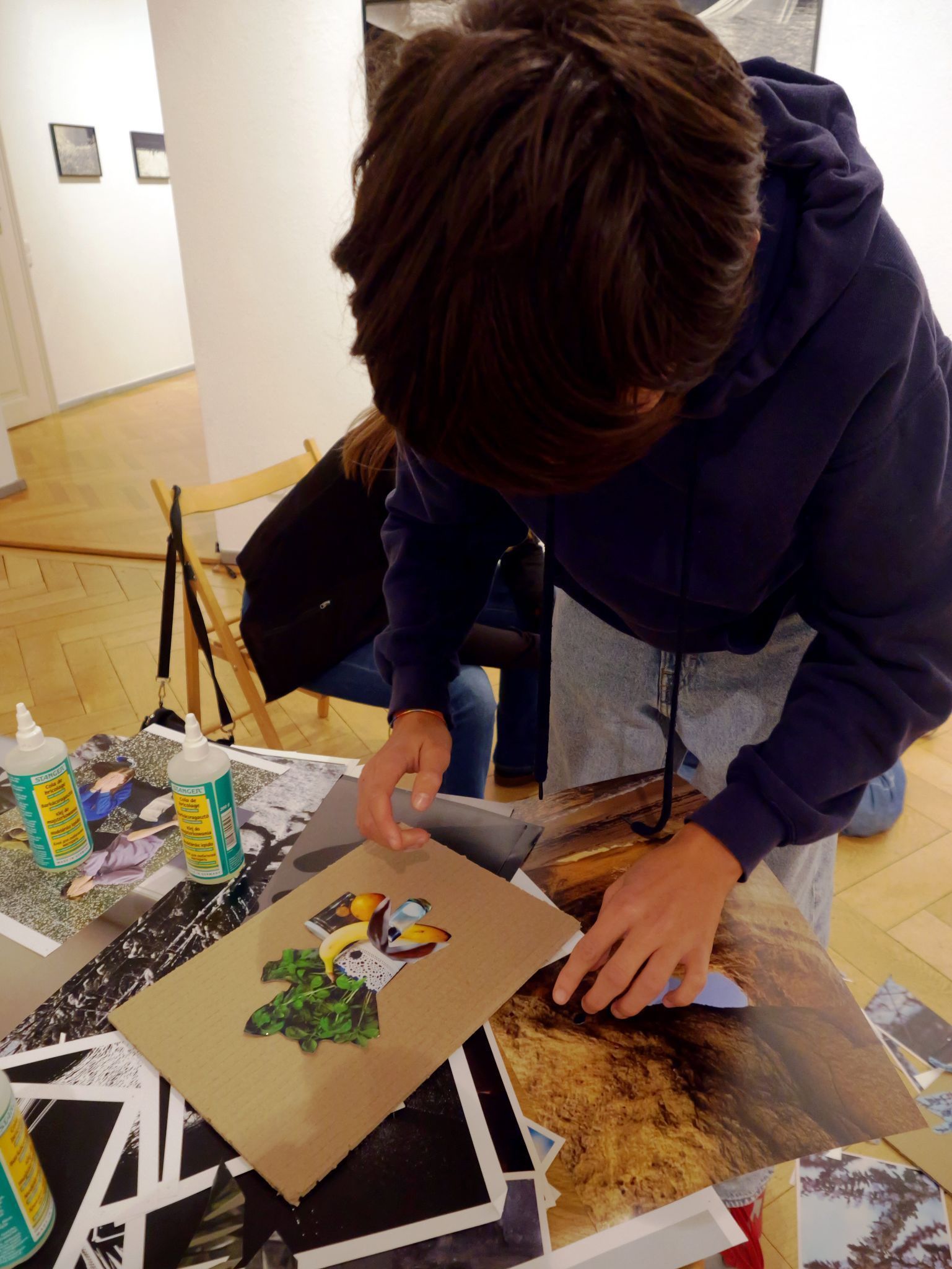 Ein Highlight bei KunstVorarlberg war das Kinderprogramm, bei dem mit Schere und Klebestift große Foto-Puzzles erstellt wurden.