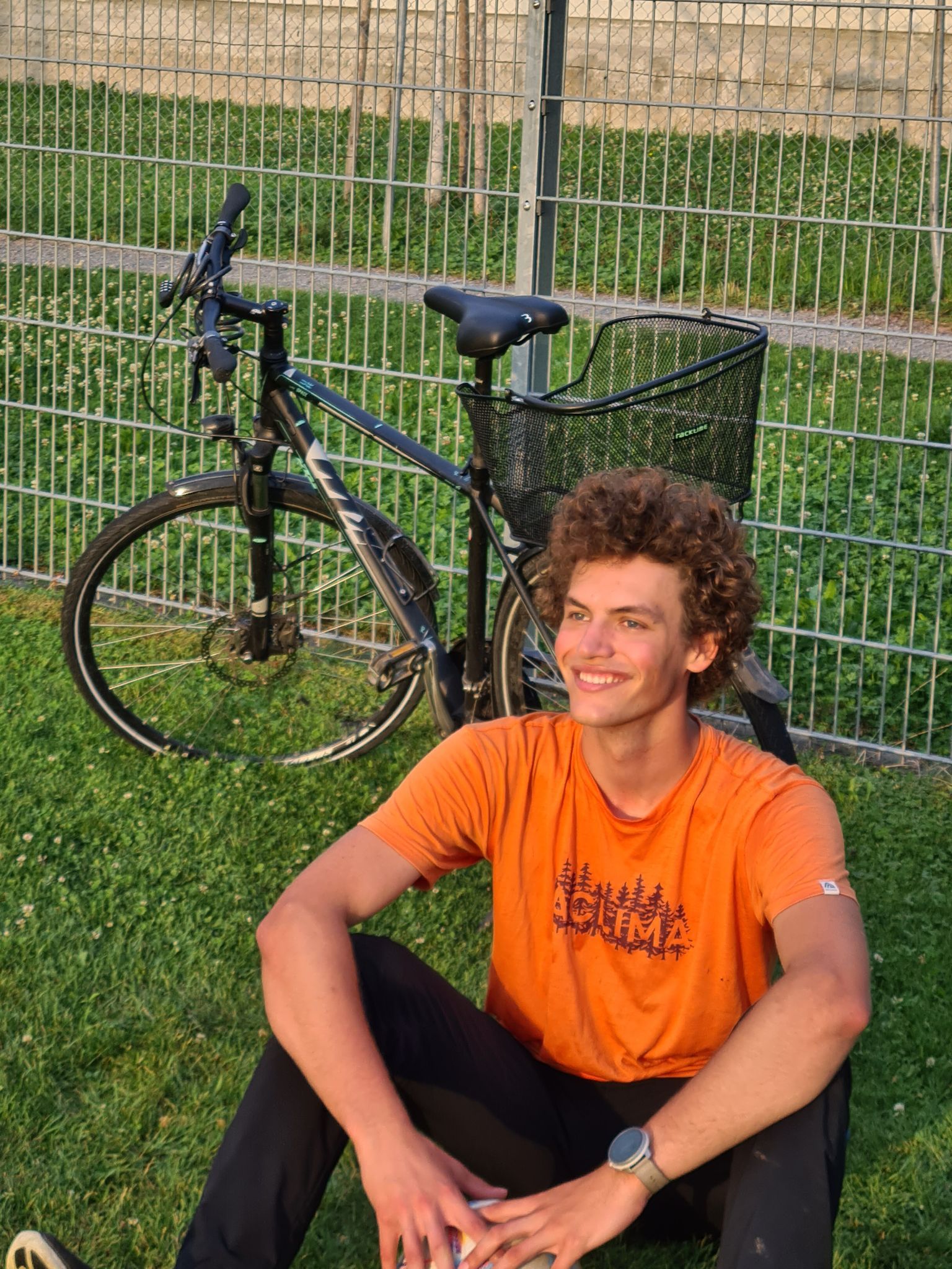 Clemens bei einem gemütlichen Abend in Dornbirn. Dank seiner vielfältigen Aktivitäten und Interessen hatte er einen sehr großen Freundeskreis.