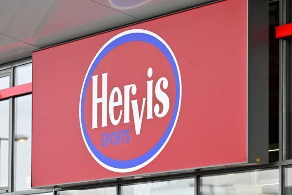 Hervis weiter in Verlustzone &#8211; Kaufzurückhaltung belastet