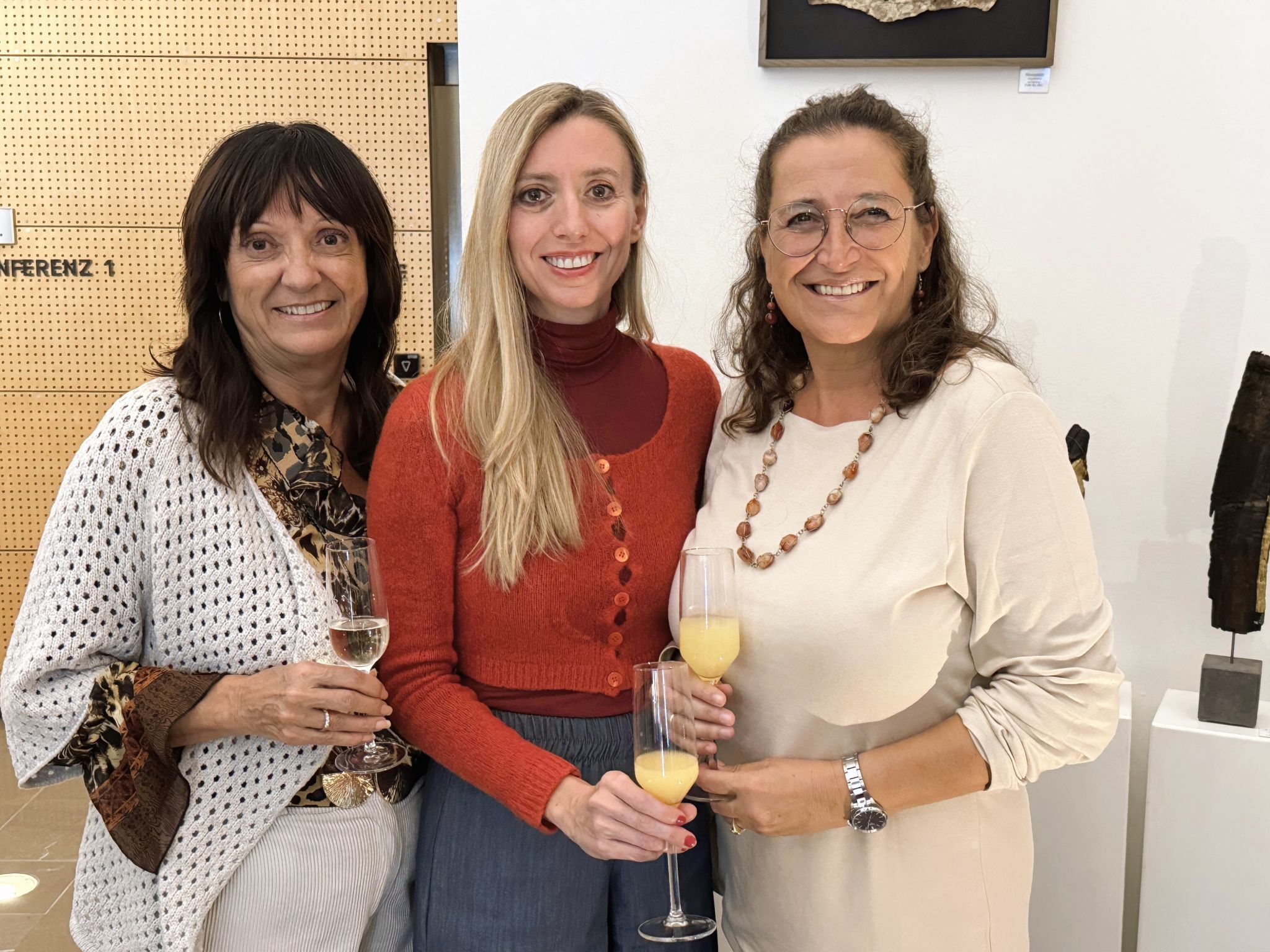 Iris Gritsch (Gästehaus), Architektin Federica Sala und Dozentin Maria Grazia Klostermann.