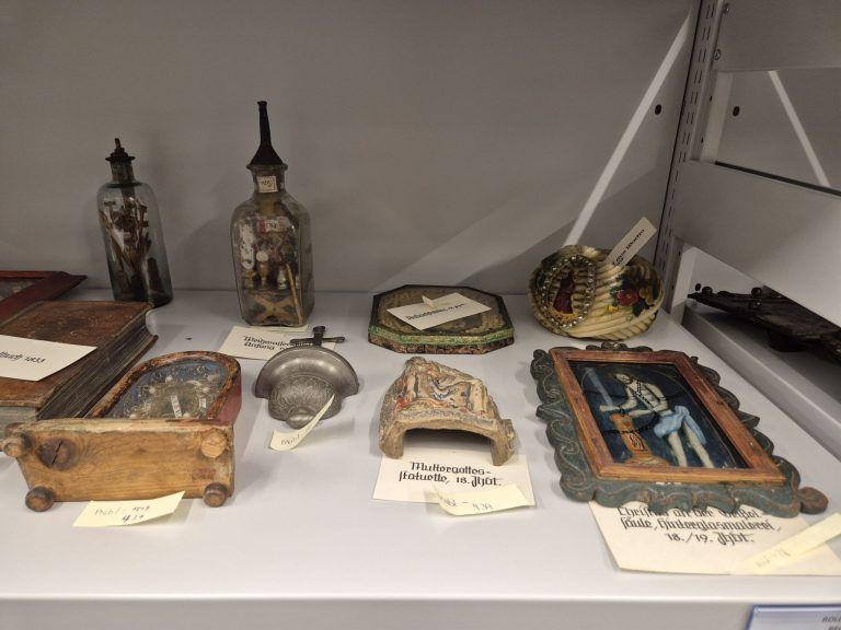 Museumsdepot mit Archivar Stefan Stachniß
