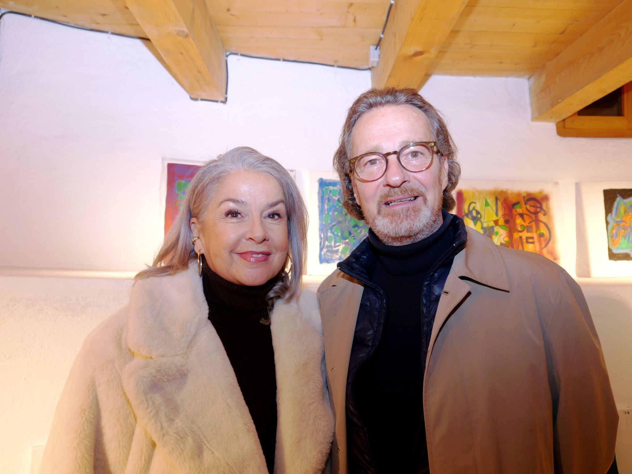 Lisa und Peter Oberhuber ließen die Kunstwerke auf sich wirken.