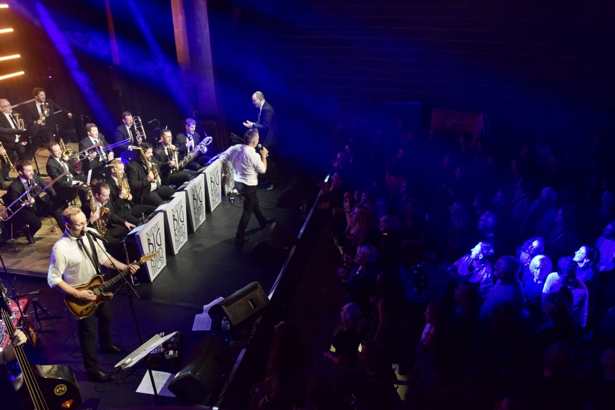Die satten Bläsersätze der „Bludenz Big Band Union“ verliehen den prägenden Klassikern der goldenen Ära der 1950er- und 1960er-Jahre eine neue klangliche Dimension.