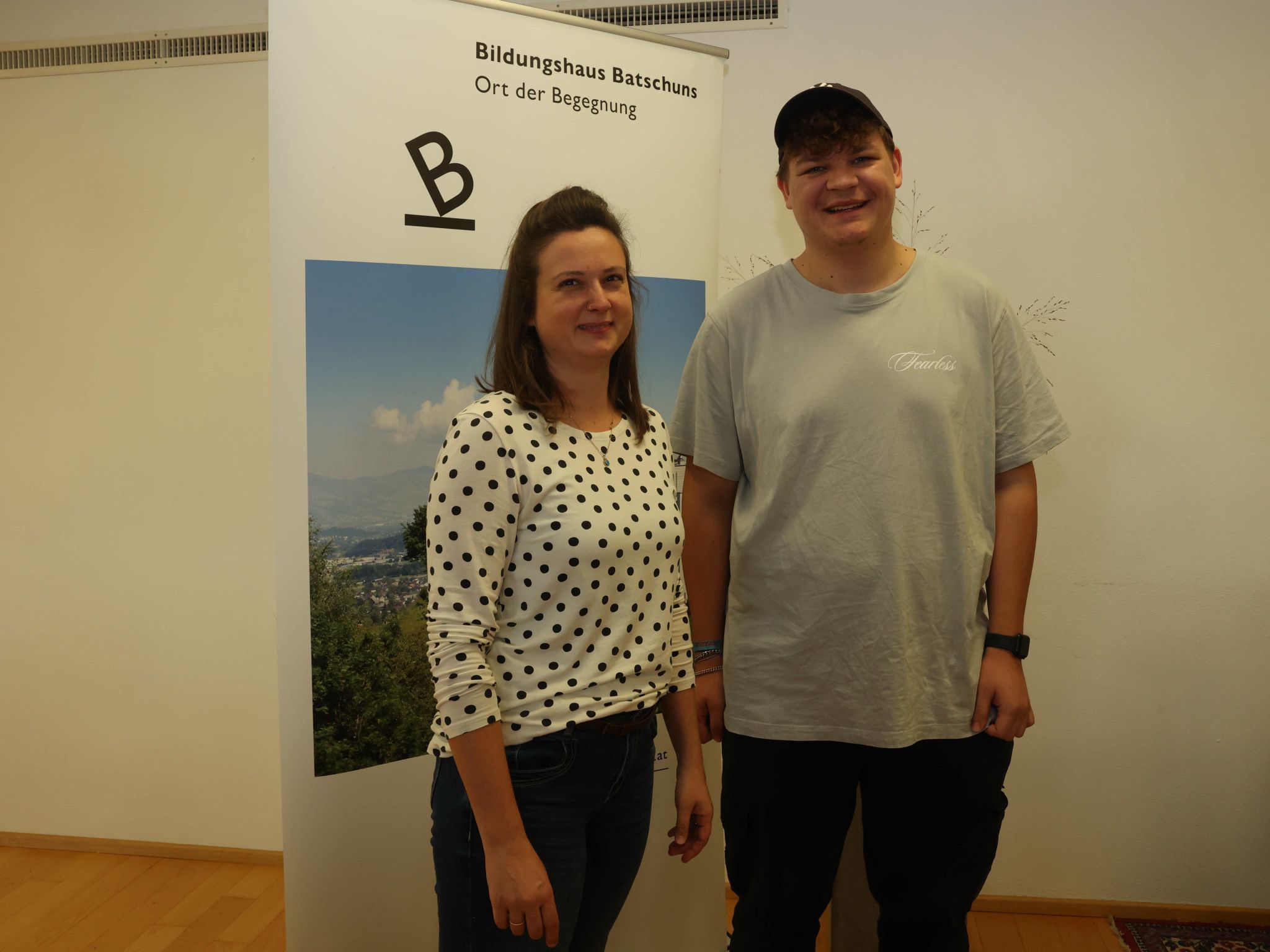 Batschuns-Marketingleiterin Margot Böckle-Binchino und Techniker Leon Frey.