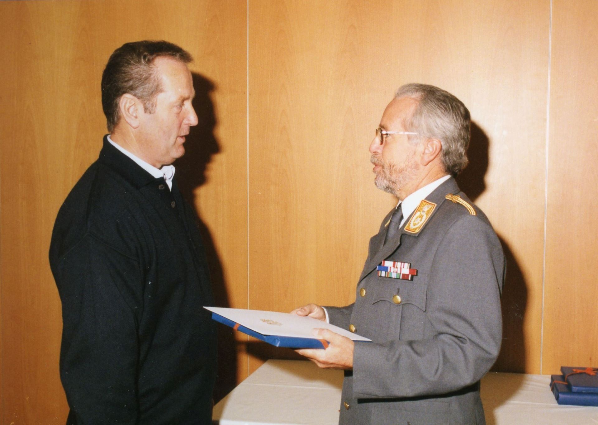 Josef im Jahr 2000 bei seiner Verabschiedung in den Ruhestand.