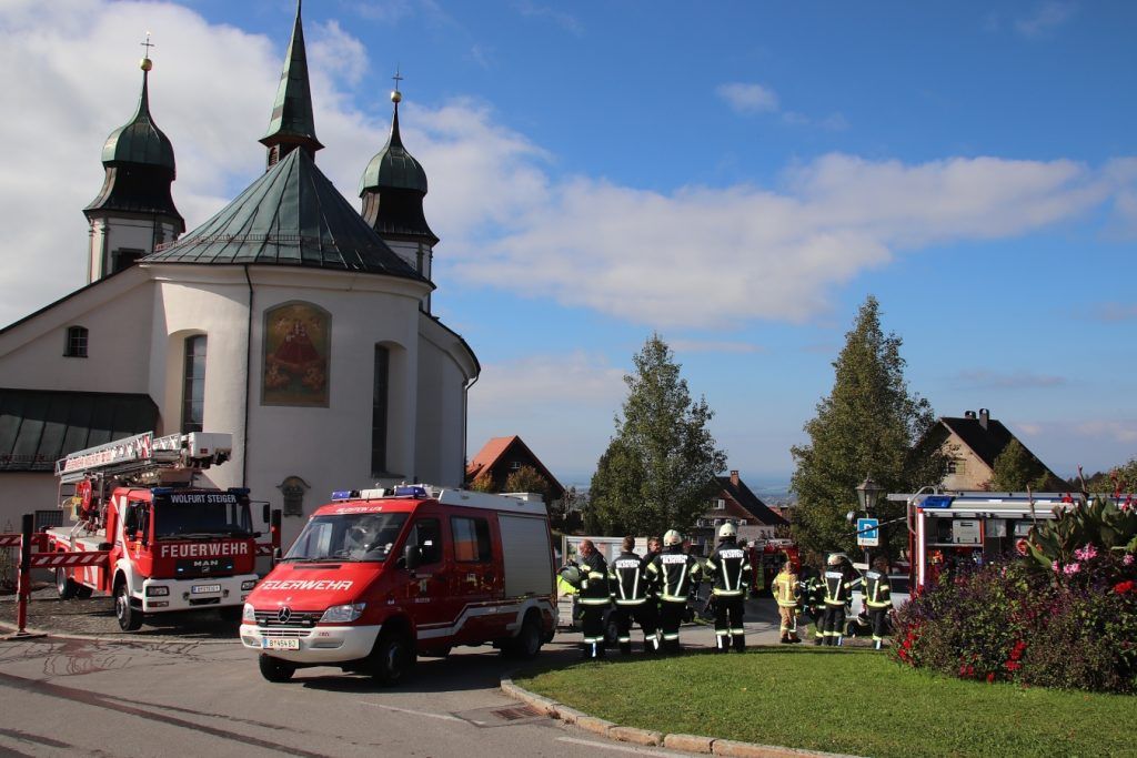 Feuerwehr Bildstein übt an der Basilika