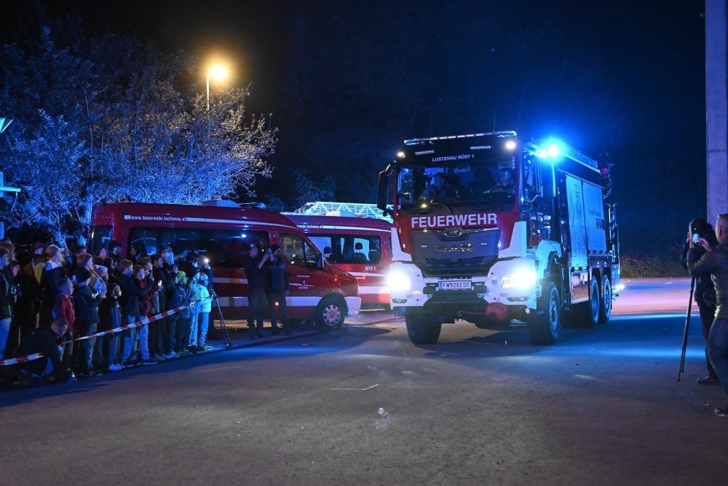 Neues Schweres Rüstfahrzeug feierlich bei Feuerwehr Lustenau empfangen