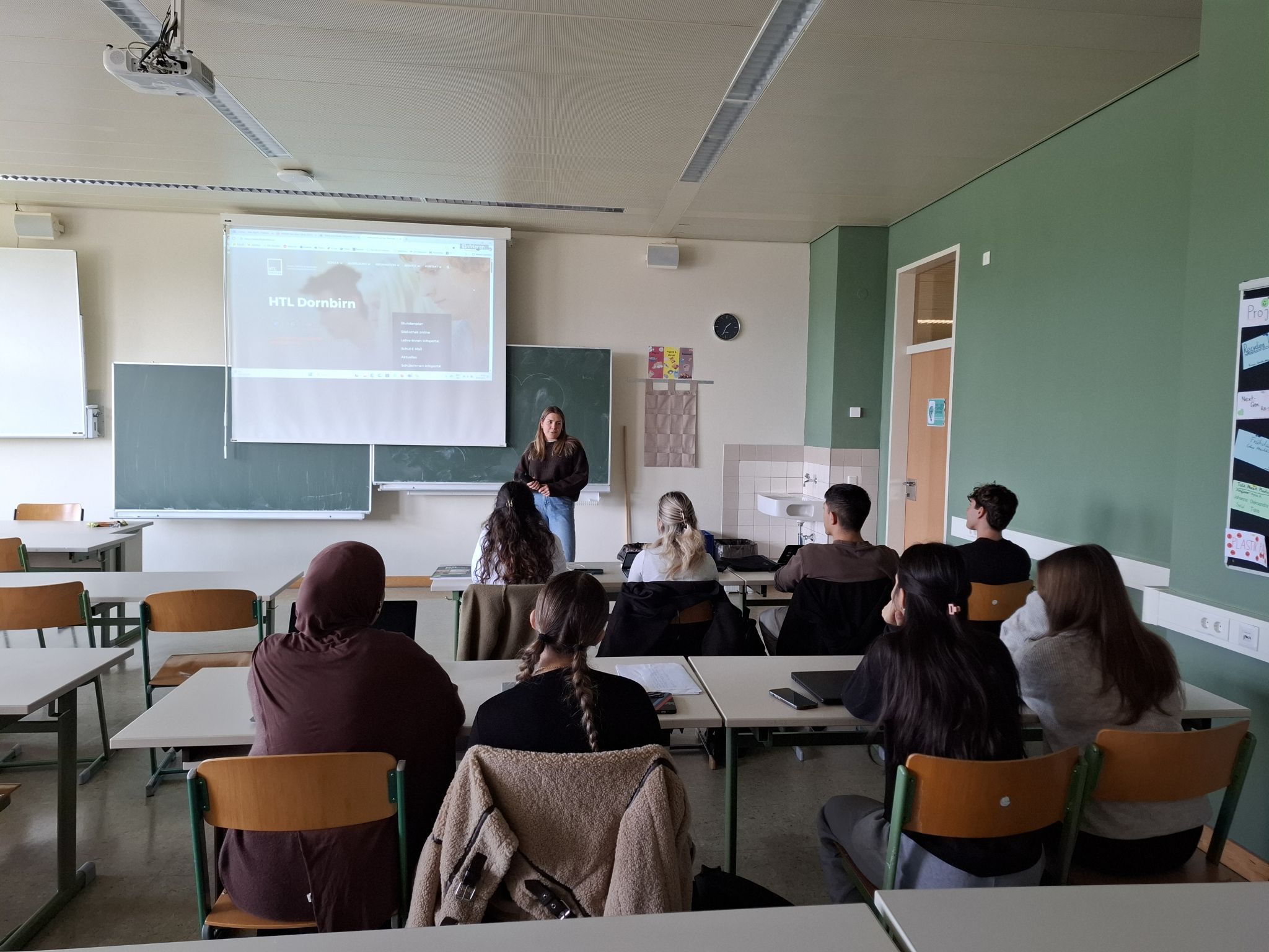 Laura Überbacher interviewte die Klasse im Vorfeld des Aktionstags.