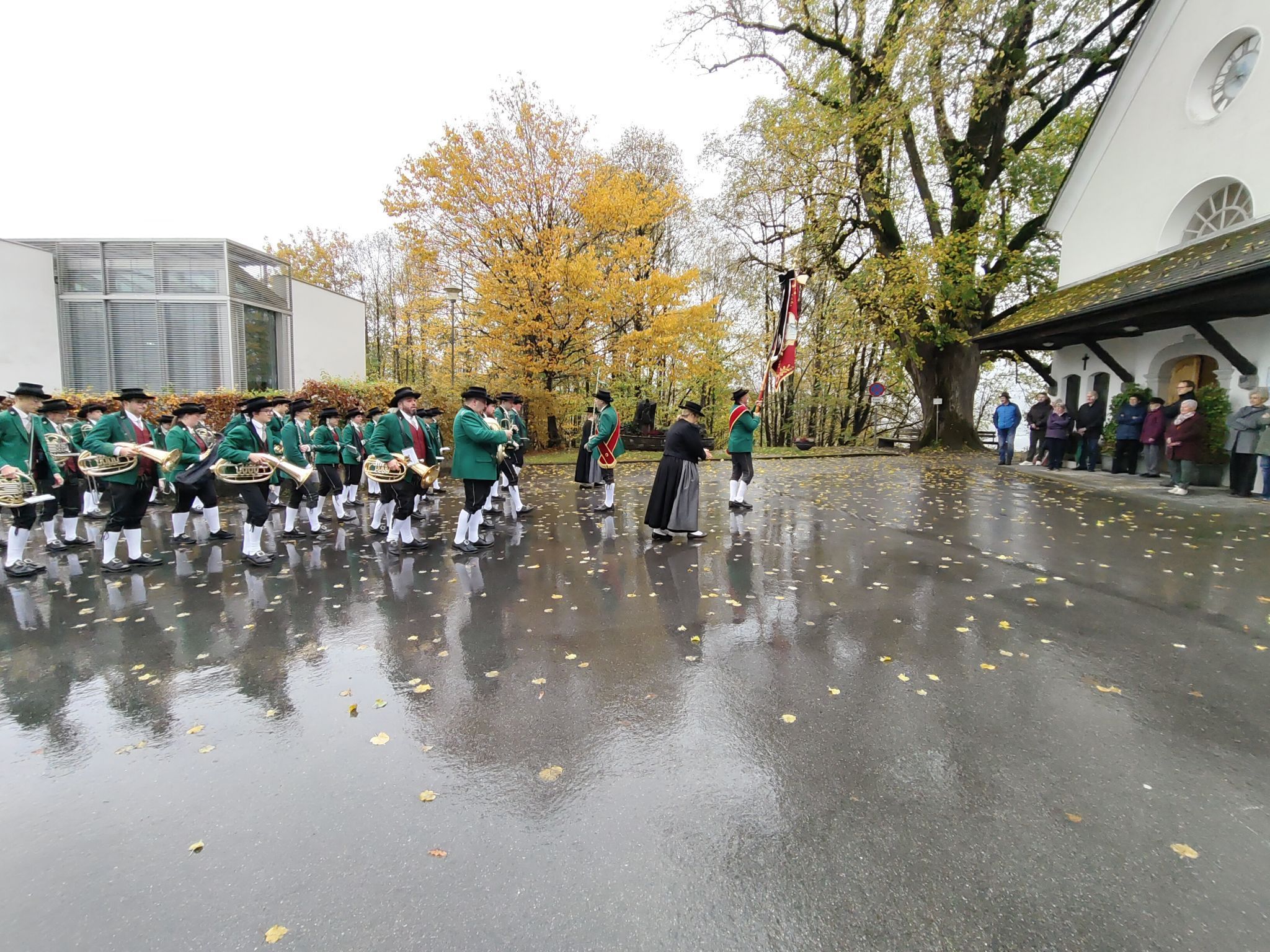 Ein Zeichen der Verbundenheit: Musikverein Frastanz begleitet den Friedenssonntag.