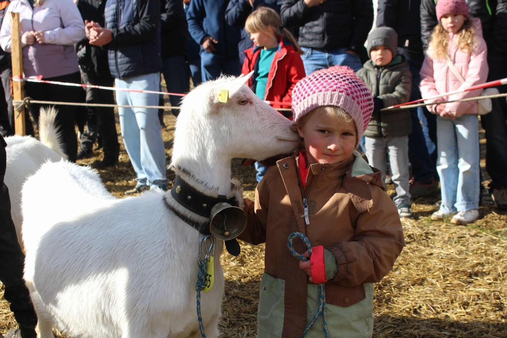 Die vierjährige Natalie ist schon ein kleiner Profi – sie war schon im Vorjahr in Andelsbuch dabei.