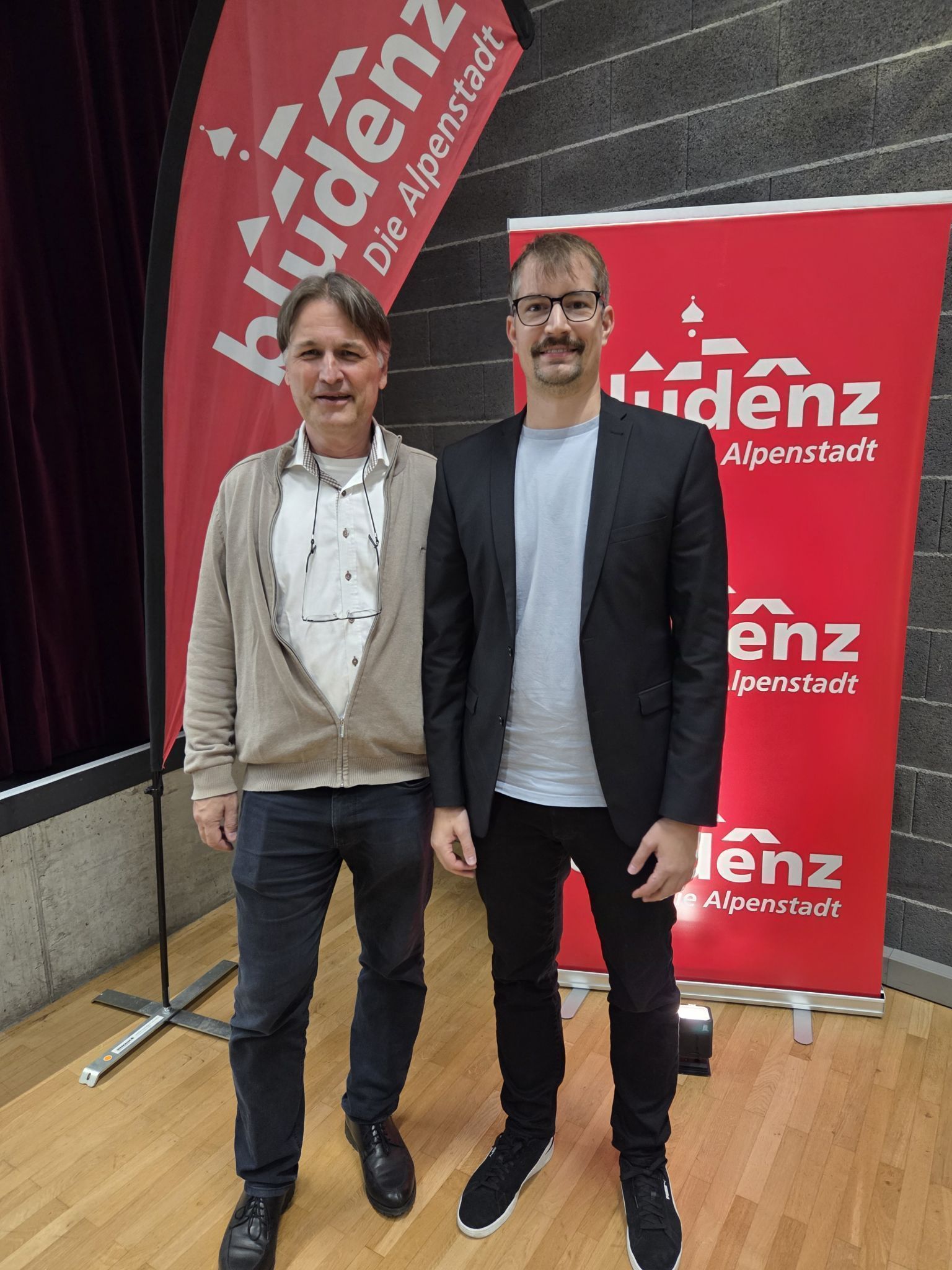 Referent Raimund Rhomberg mit Stadtarchivar und GV-Obmann Stefan Stachniß (Foto: OS)