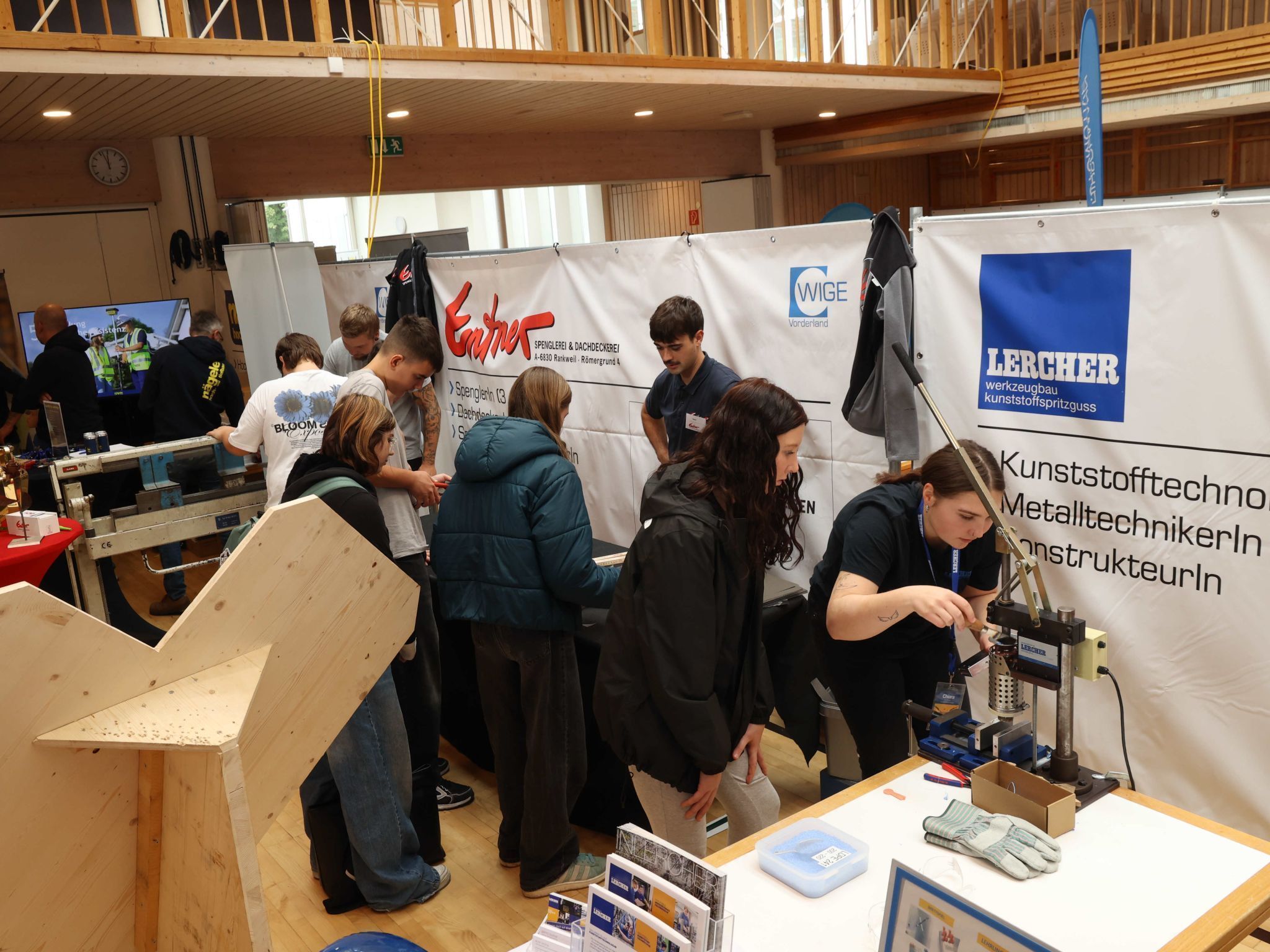 Am sTand von Entner Dach gab es einiges zu tun.