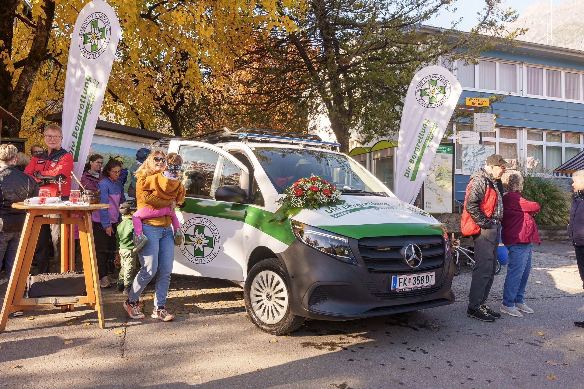 Großes Interesse rief das Fahrzeug hervor. Vor allem die Ausstattungen und praktikablen Sonderlösungen wurden bestaunt.