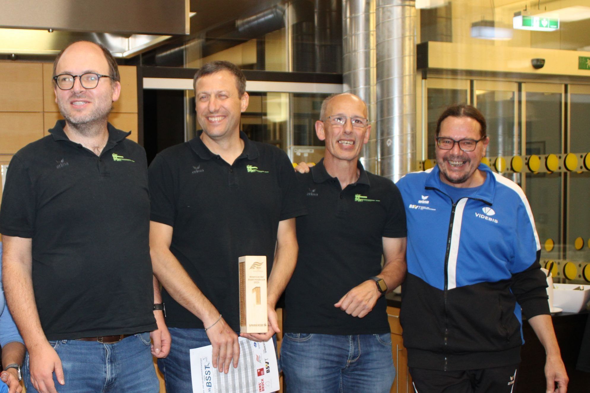 (Bild BSV) Siegerehrung mit Florian Knoll, Bernhard Eller, Ulrich Eggenberger, Markus Fischnaller (BSV-Tirol).