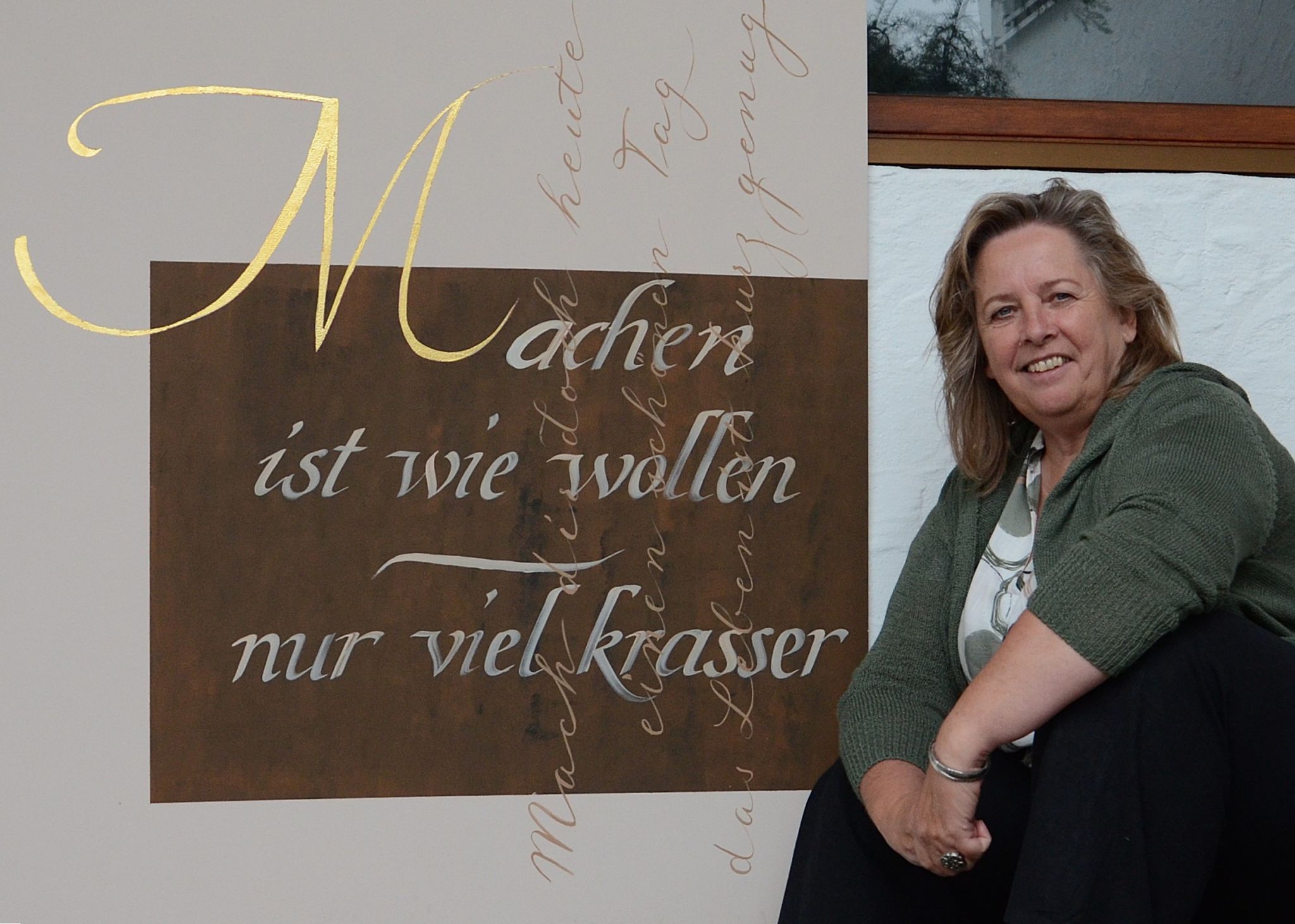 Mit Feder, Tinte und einem Gespür für Ästhetik schafft Renate Welte wahre Kunstwerke. HRJ