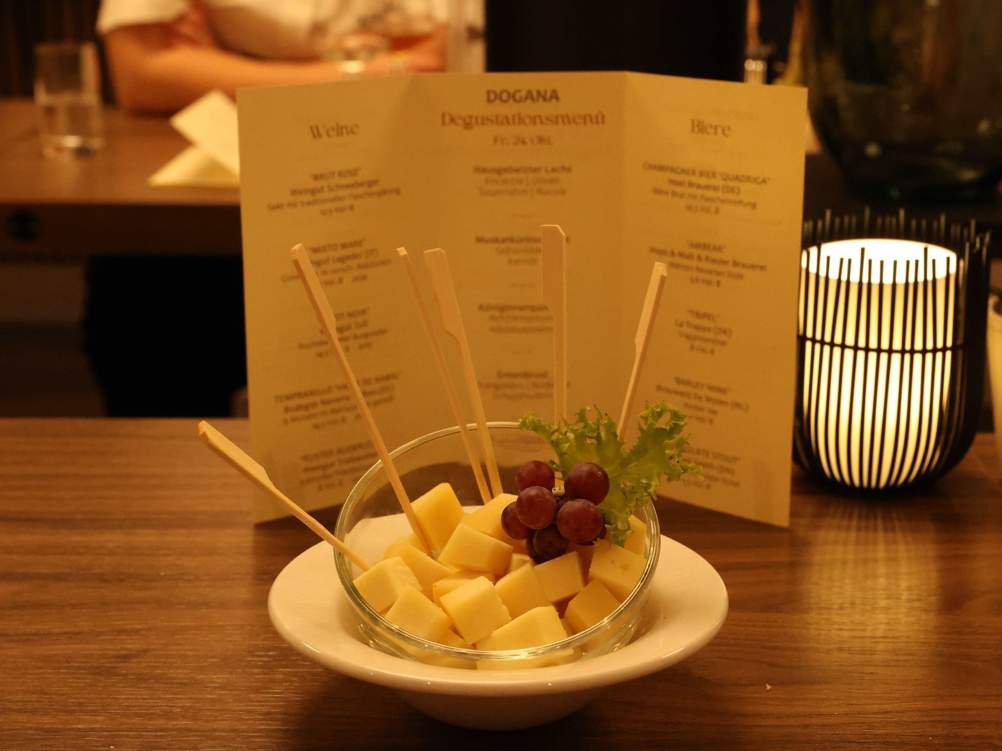 Zum Schluss und zum Nachverkosten kam noch Käse auf die Tische.