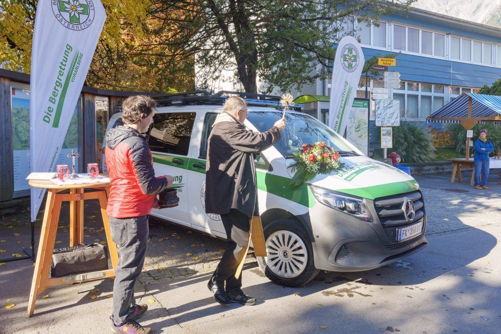 Neues Einsatzfahrzeug für die Vandanser Bergretter