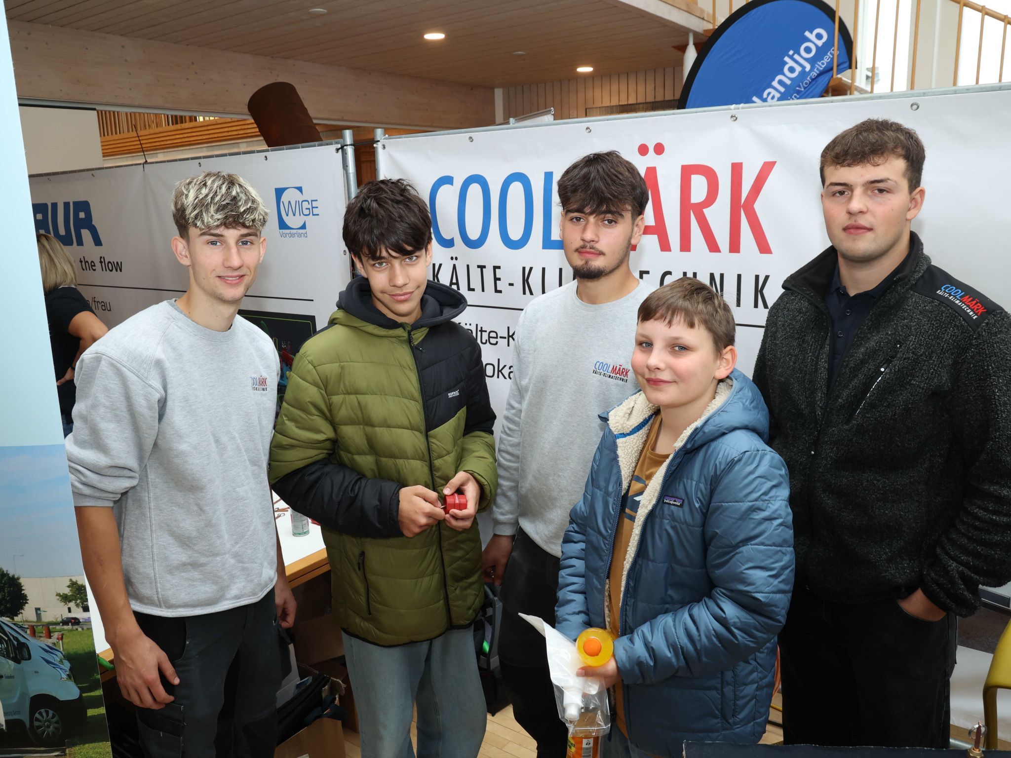 Luka Wieske, Bastian Bonner, Leonit Kostrati, Jakob Mayer und Ausbildner David Engstler.