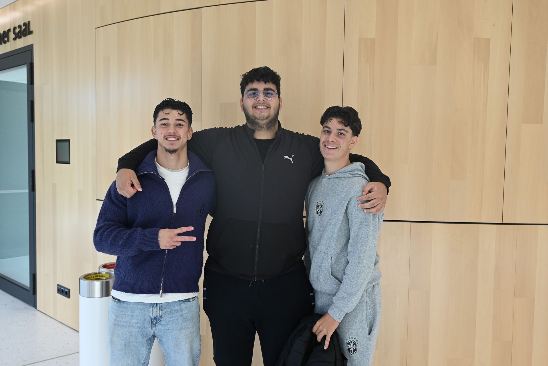 Waren begeistert von den inspirierenden Vorträgen: Berke (17), Mert (16) und Evren (15).