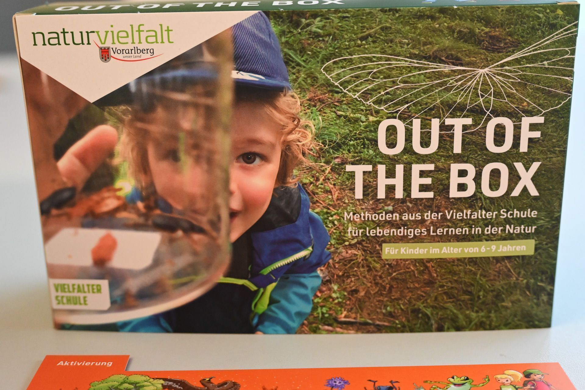 Out of the Box bietet spannende Lerninhalte für lebendiges Lernen in der Natur für Kinder im Alter von sechs bis neun Jahren.