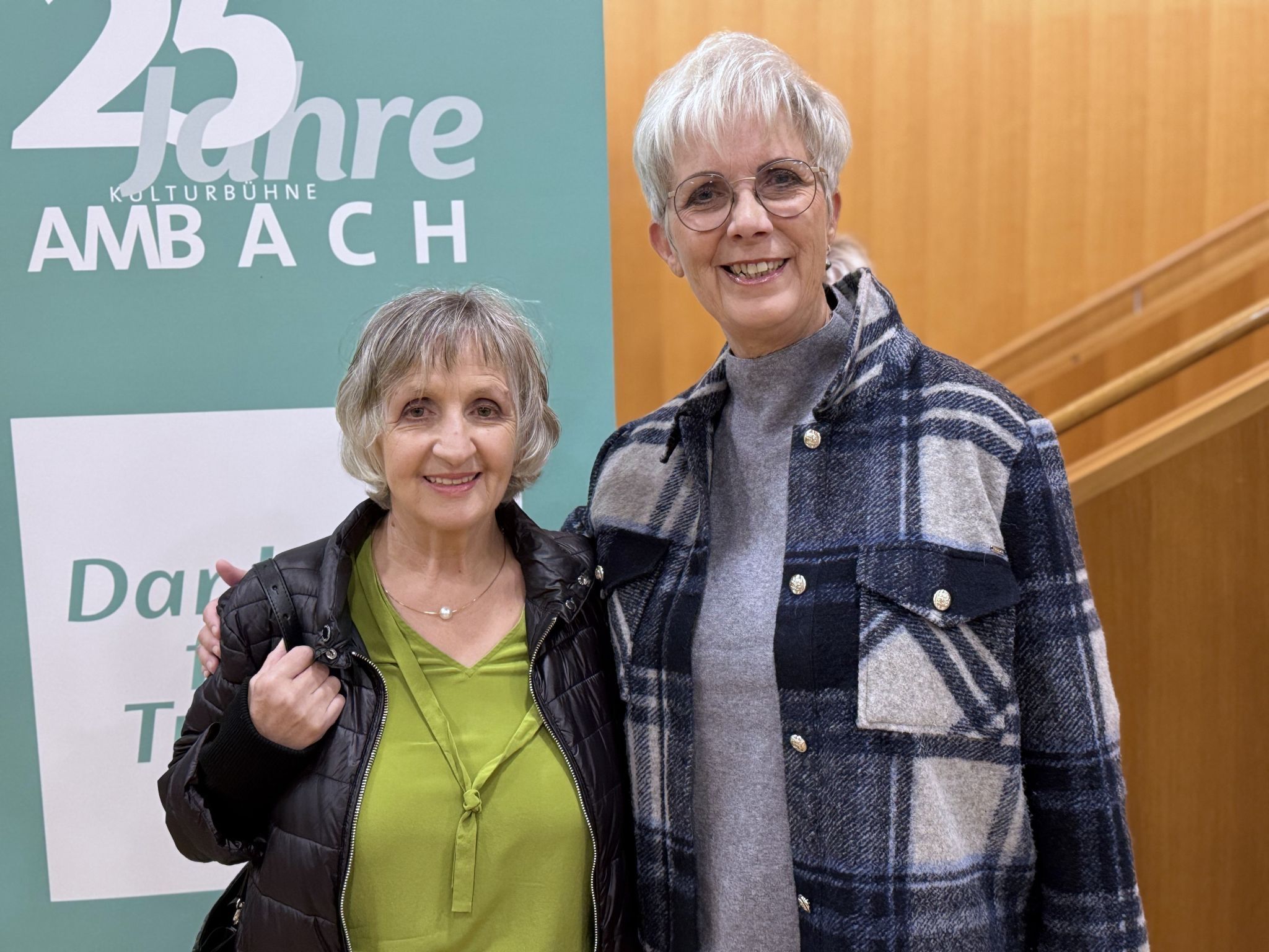 Edith Gstöl und Anita Dünser feierten mit.