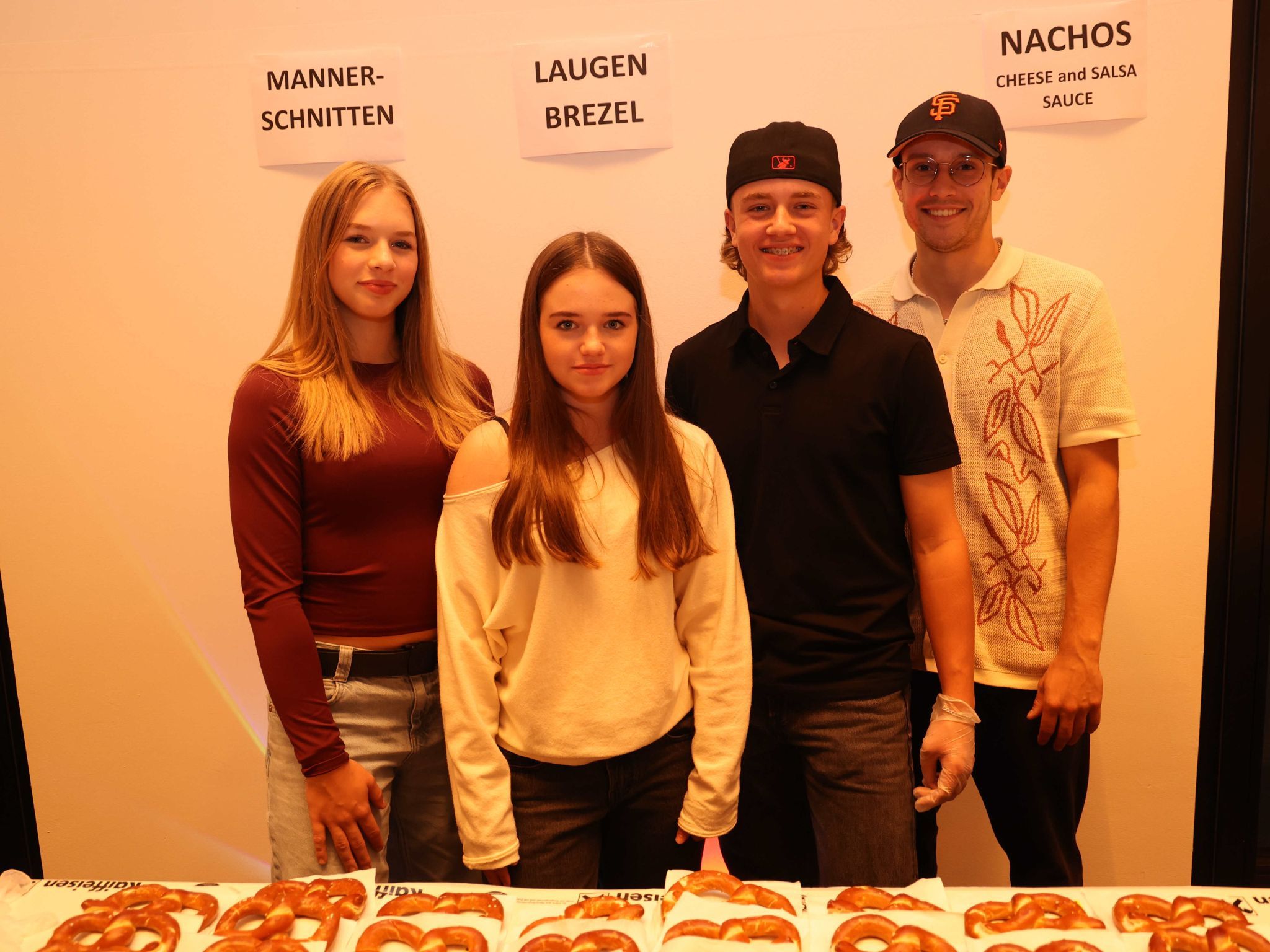 Mona Kitzmantel, Emma und Jannik Rudigier,  Patrick Küng von 