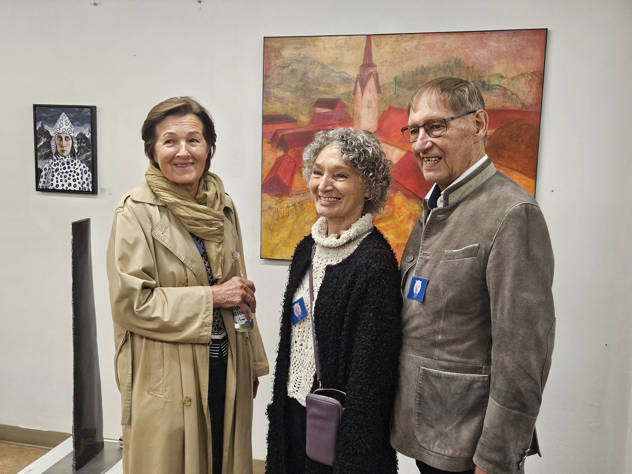 Stellen ihre Werke aus: Trudi Jackel, Edith Rinner und Ewald Fetz.