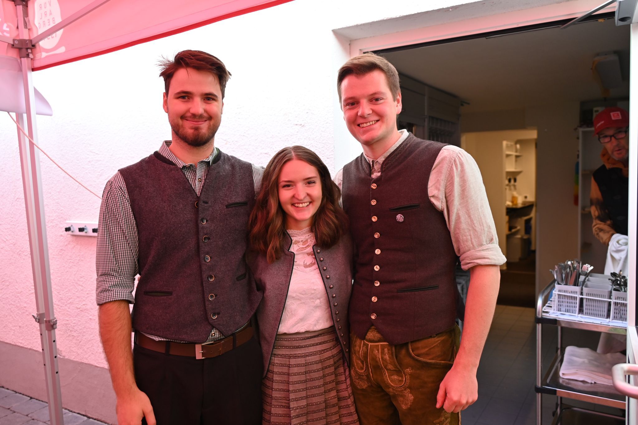 Daniel, Laura und Fernando beim Weißwurst-Frühschoppen.