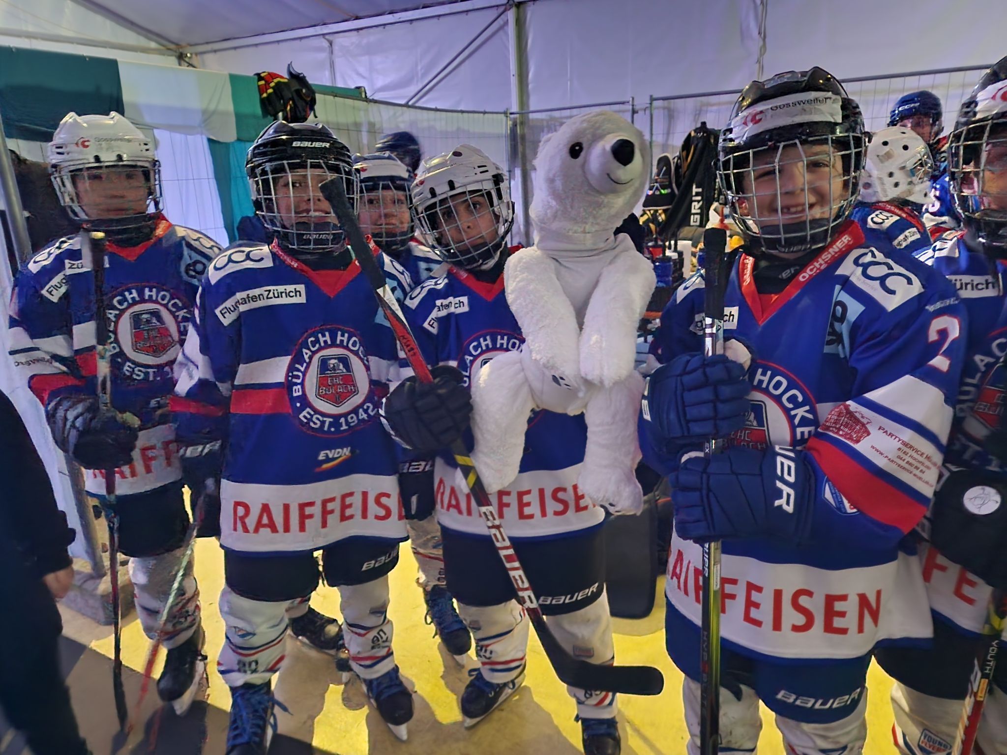 Impressionen vom erfolgreichen 21. internationalen U10 Eishockeyturnier. (Bildergalerie)