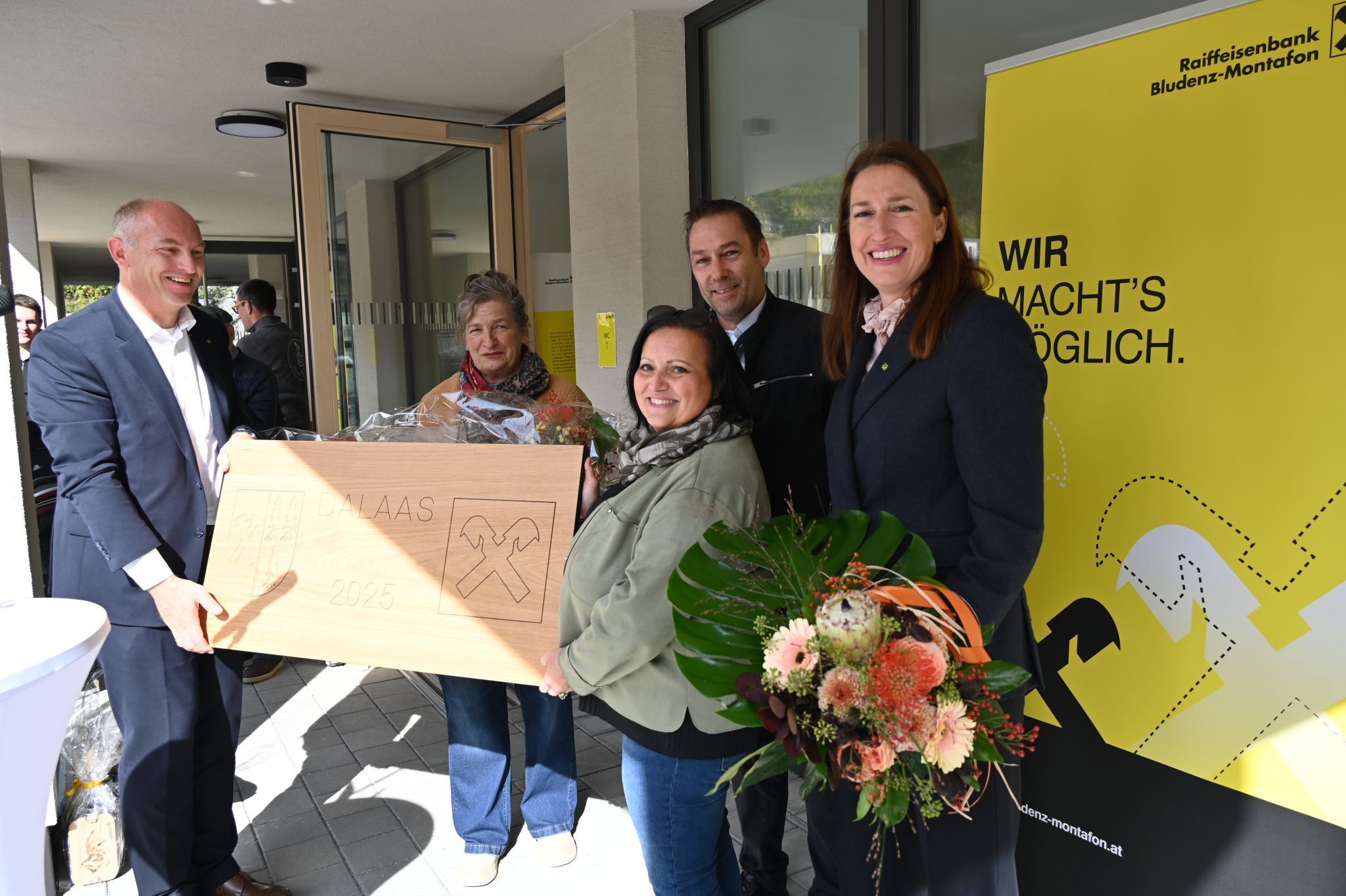 Die Gemeinde Dalaas stellte sich mit Geschenken ein.