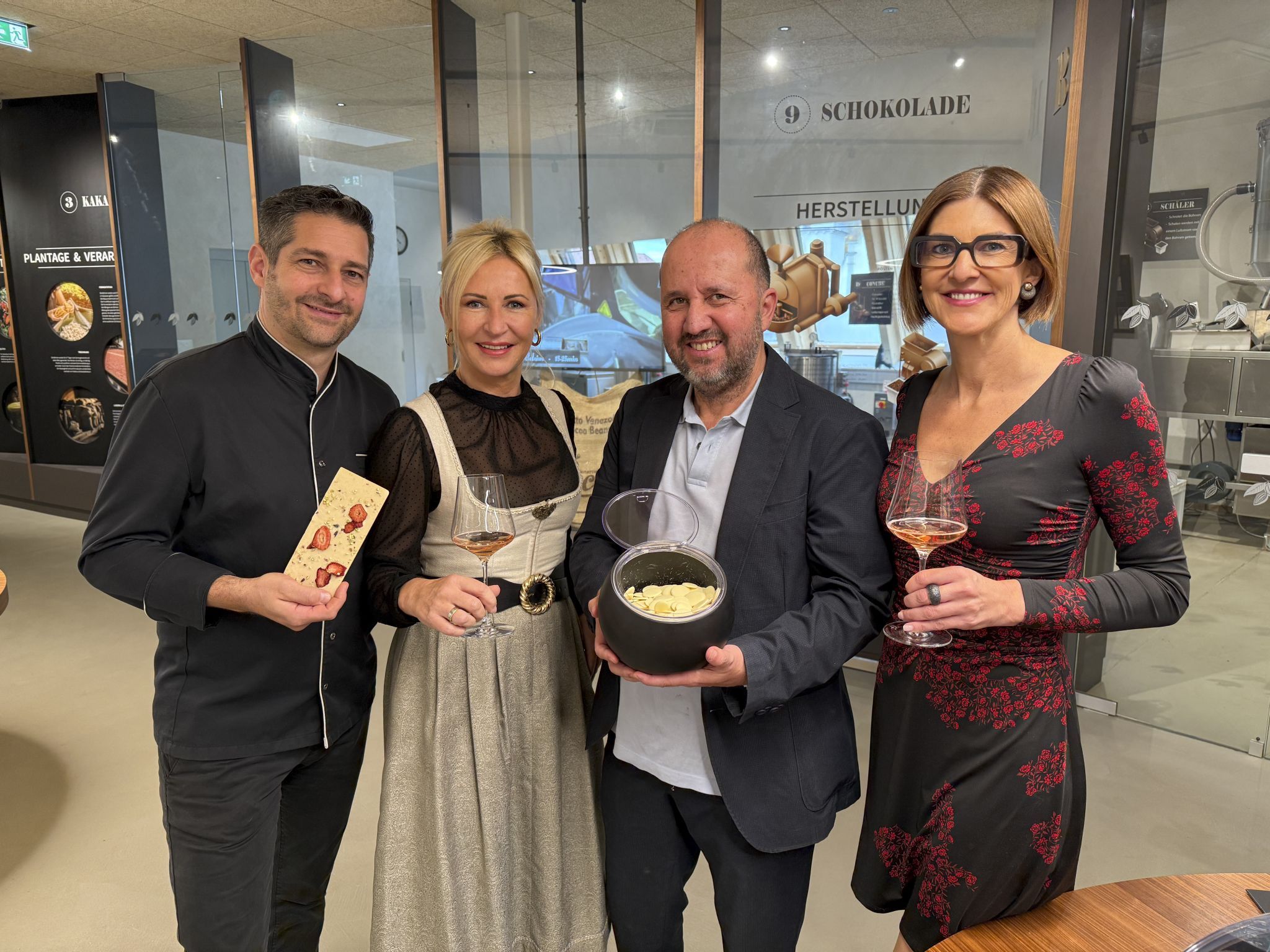 Schokoladenwelt Gunther und Petra Fenkart sowie Bodega Rioja Manuel und Beate Espinoza-Mayr harmonieren perfekt miteinander