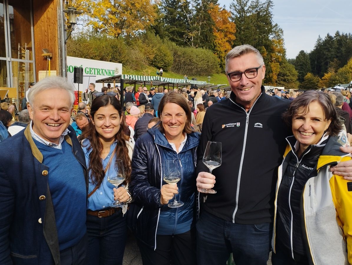 Helmut Lenz (MVB), GR Jacqueline Immler, Sandra Eberle, Feuerwehrkommandant Markus Nenning und Vizebgm. Irene Niederacher freuten sich über den großen Andrang.