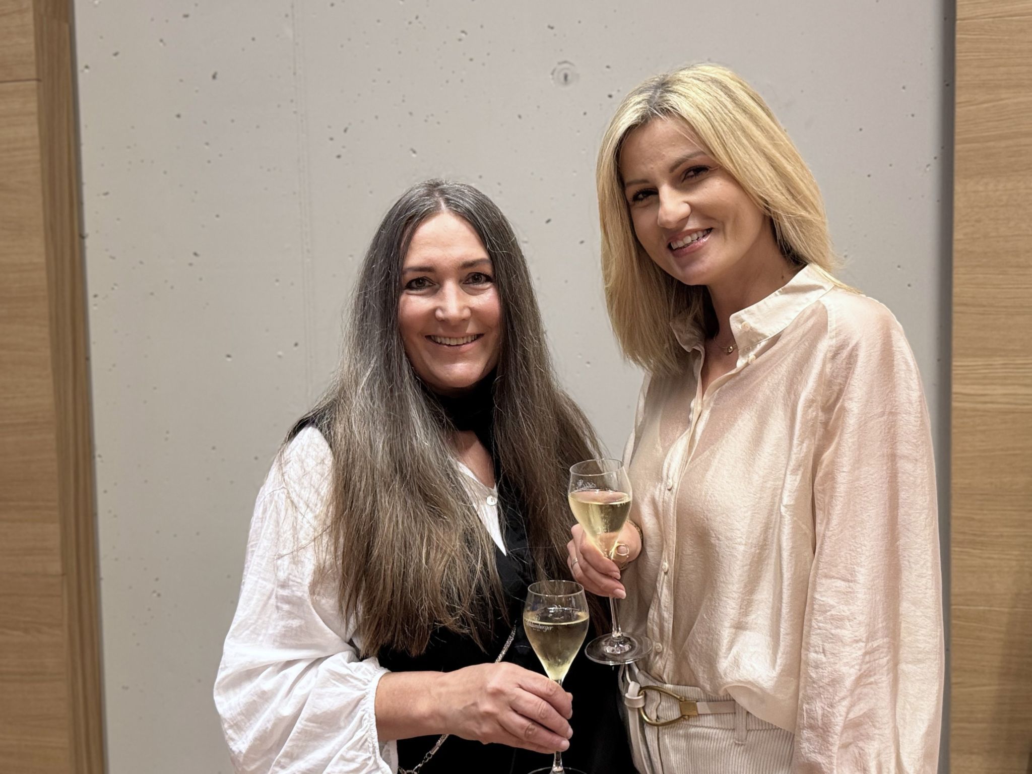 Unter den Gästen: Models Maria Nußbaumer und Sabina Radovic.