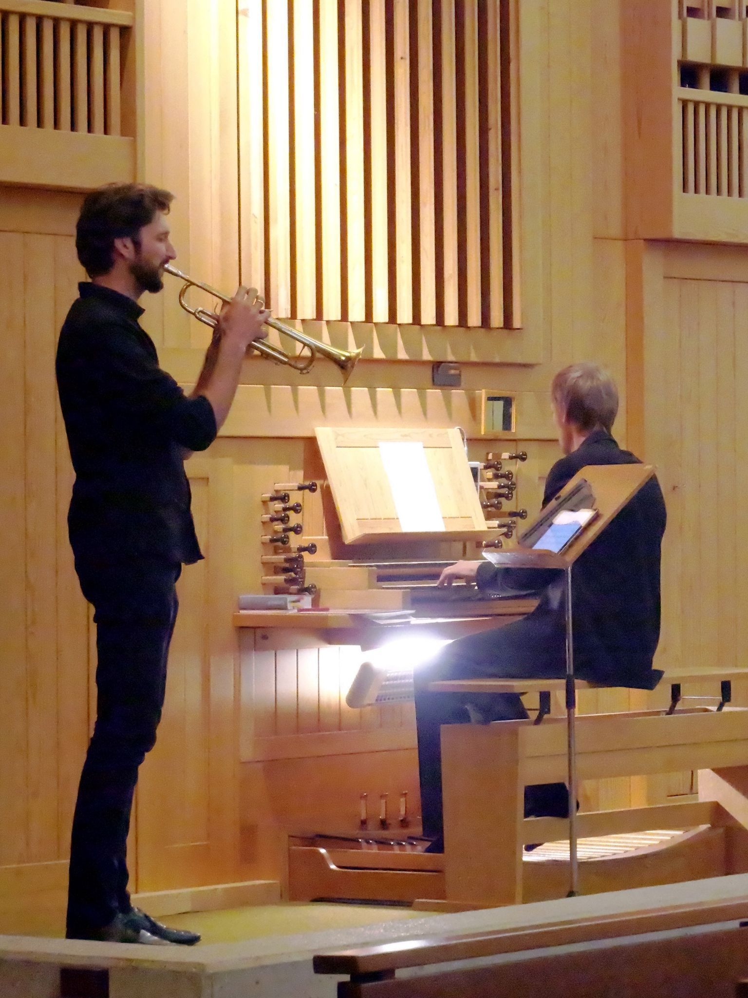Jazz in der Kirche: Christian und Philipp Sonderegger überraschten mit „It’s on“ von George Duke.