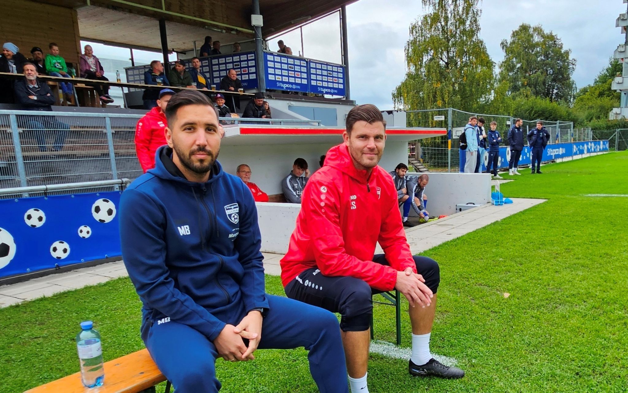 An der Seitenlinie das neue Trainerteam des SV typico Lochau: Metin Batir (Trainer) und Andreas Simma (Co-Trainer).