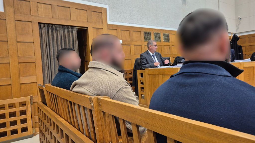 Drei Brüder vor Gericht: Cousine erhebt schwere Vorwürfe