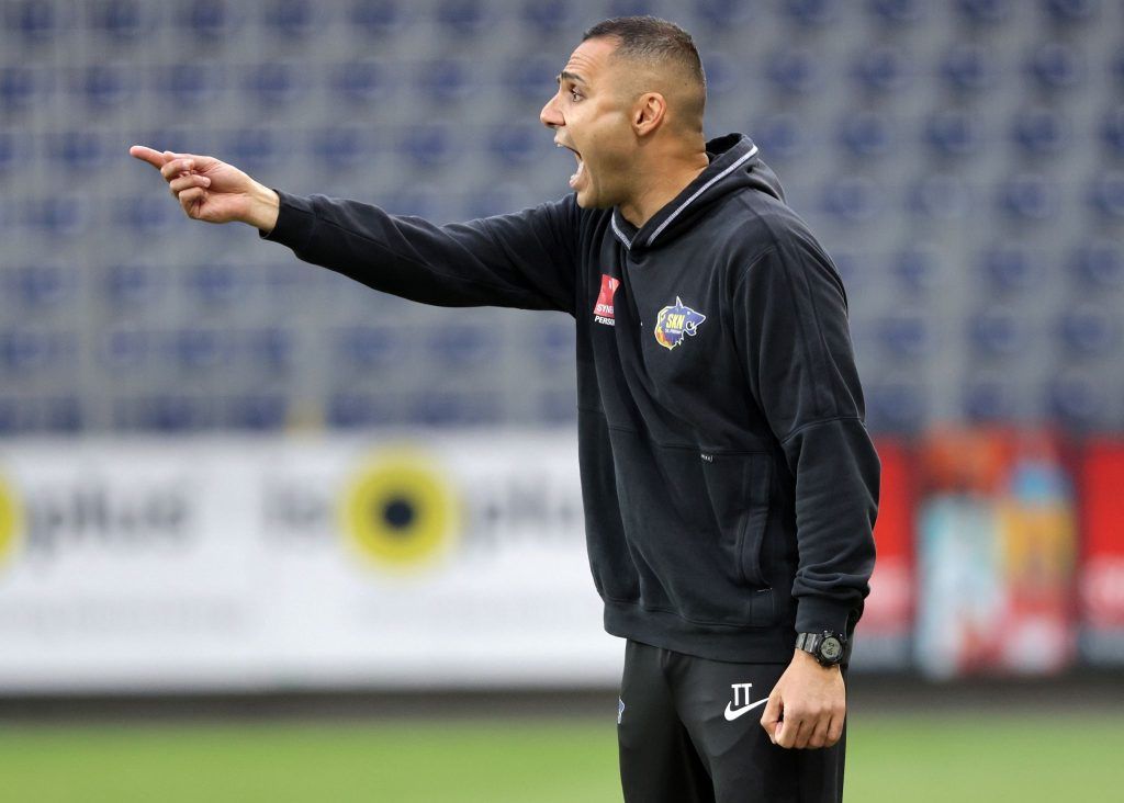Zur Premiere gleich ein Kellerduell