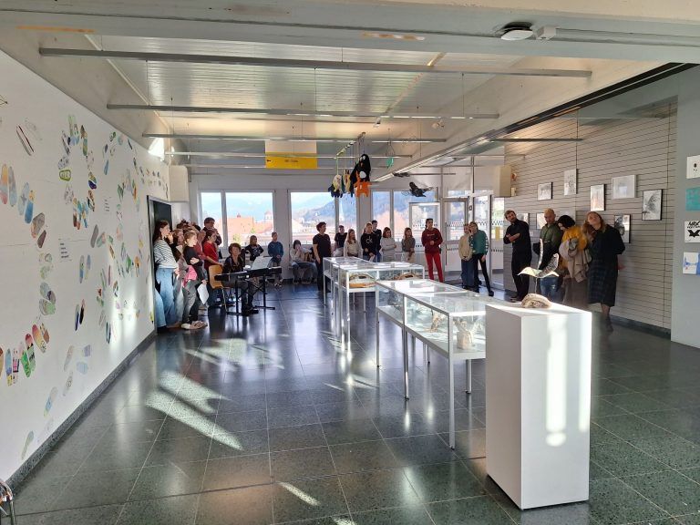 GYS Ausstellung Vorbereitung.jpg