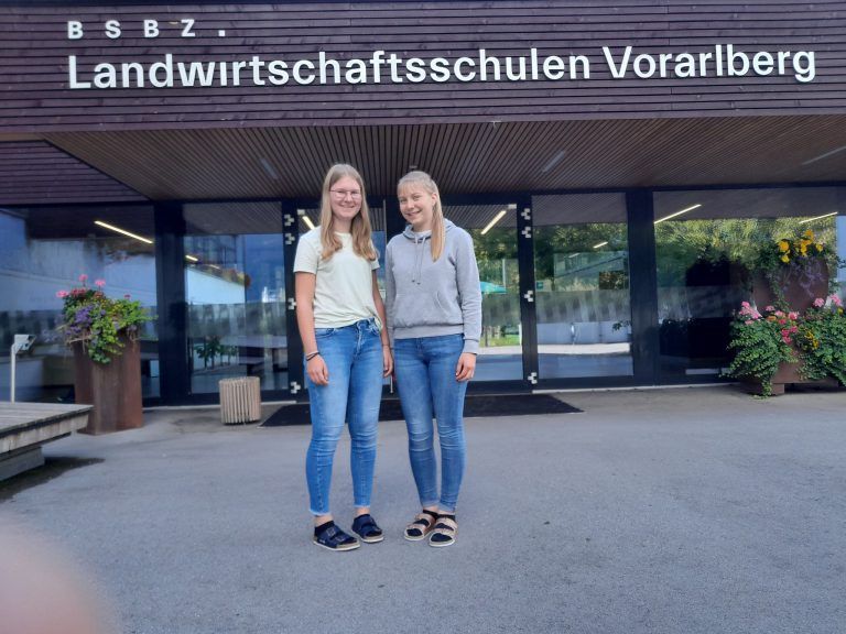 Greber Anna-Laura und Held Klara.jpg