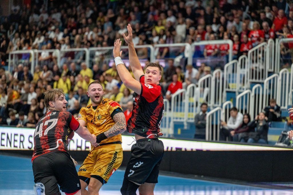 Hard gewinnt spektakuläres 107. Ländlederby