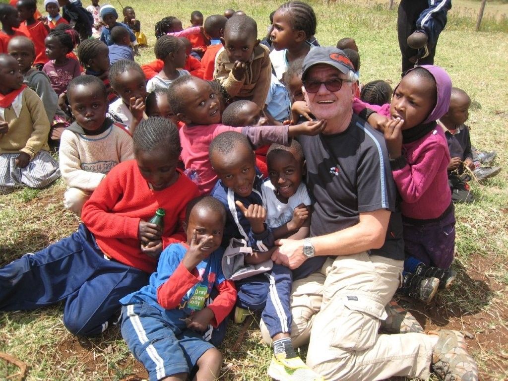 „Ich kenne jedes Kind beim Namen&#8221; &#8211; Wie Helmut den Ärmsten unter den Armen hilft