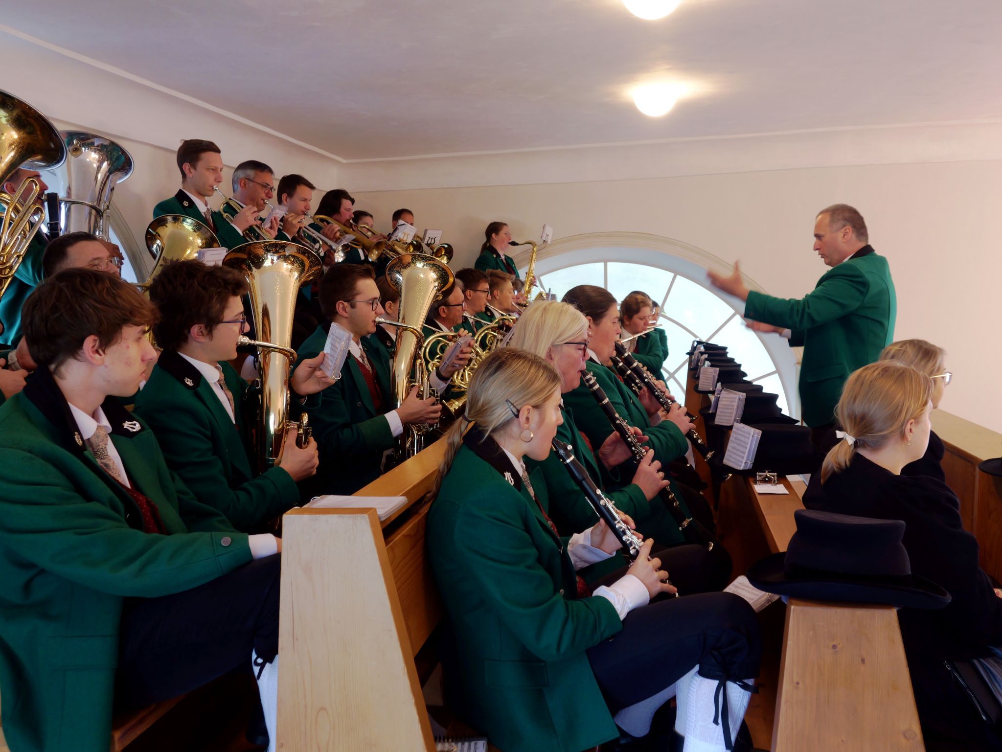 Gedenken im Einklang: Der Musikverein Frastanz spielte in der Kapelle auf.