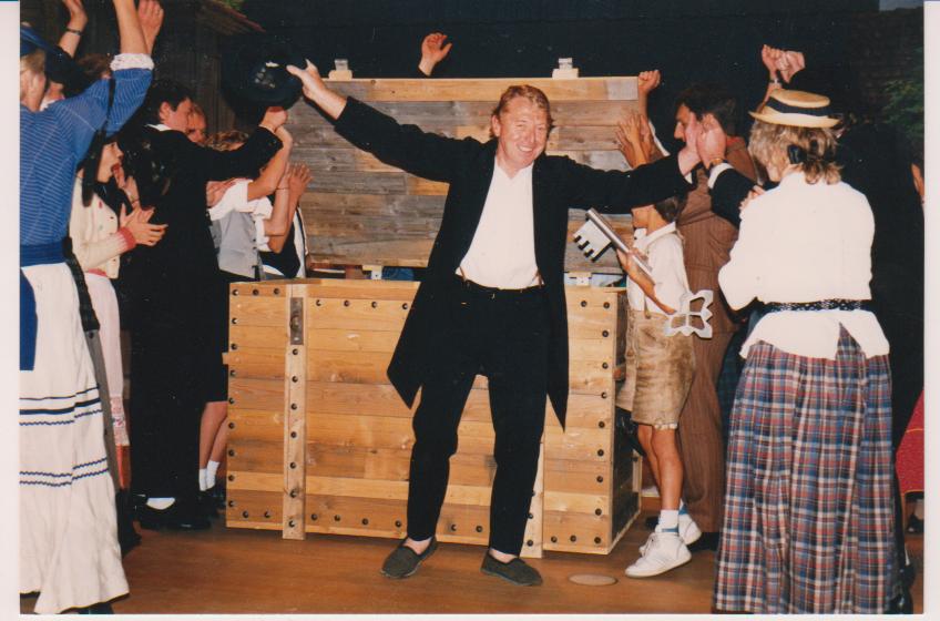 Erich Bösch in seiner Paraderolle als „Tauni“ im Stück „‘s Kremmel-Erb“