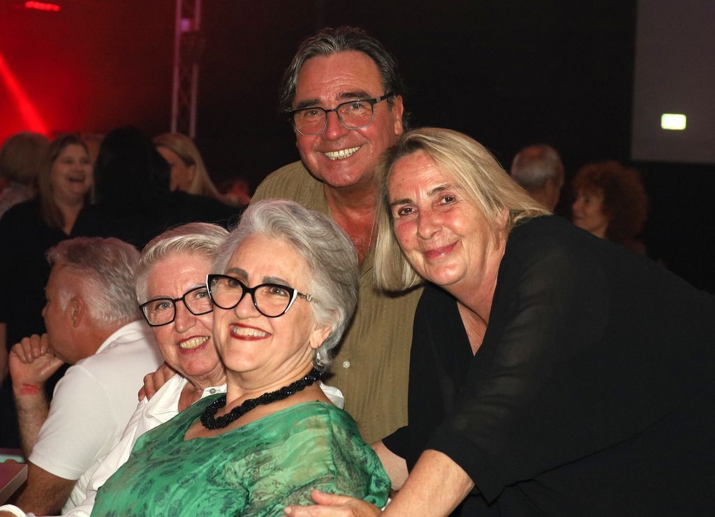 Legenden der Leiblachtaler Nächte: Werner und Veronika Brugger (re) mit Freunden bei der Kultnacht