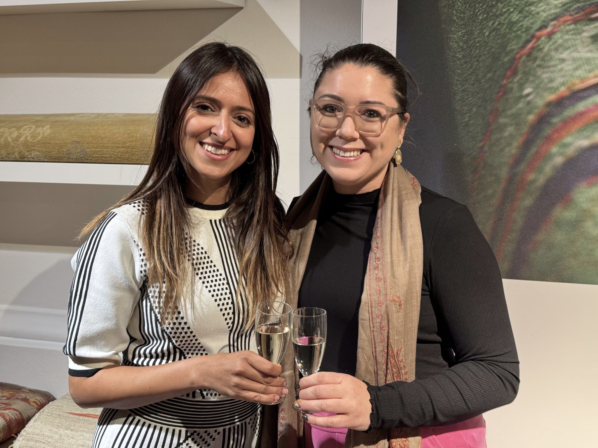Maria Rahat und Mona Gattermayer feierten mit.