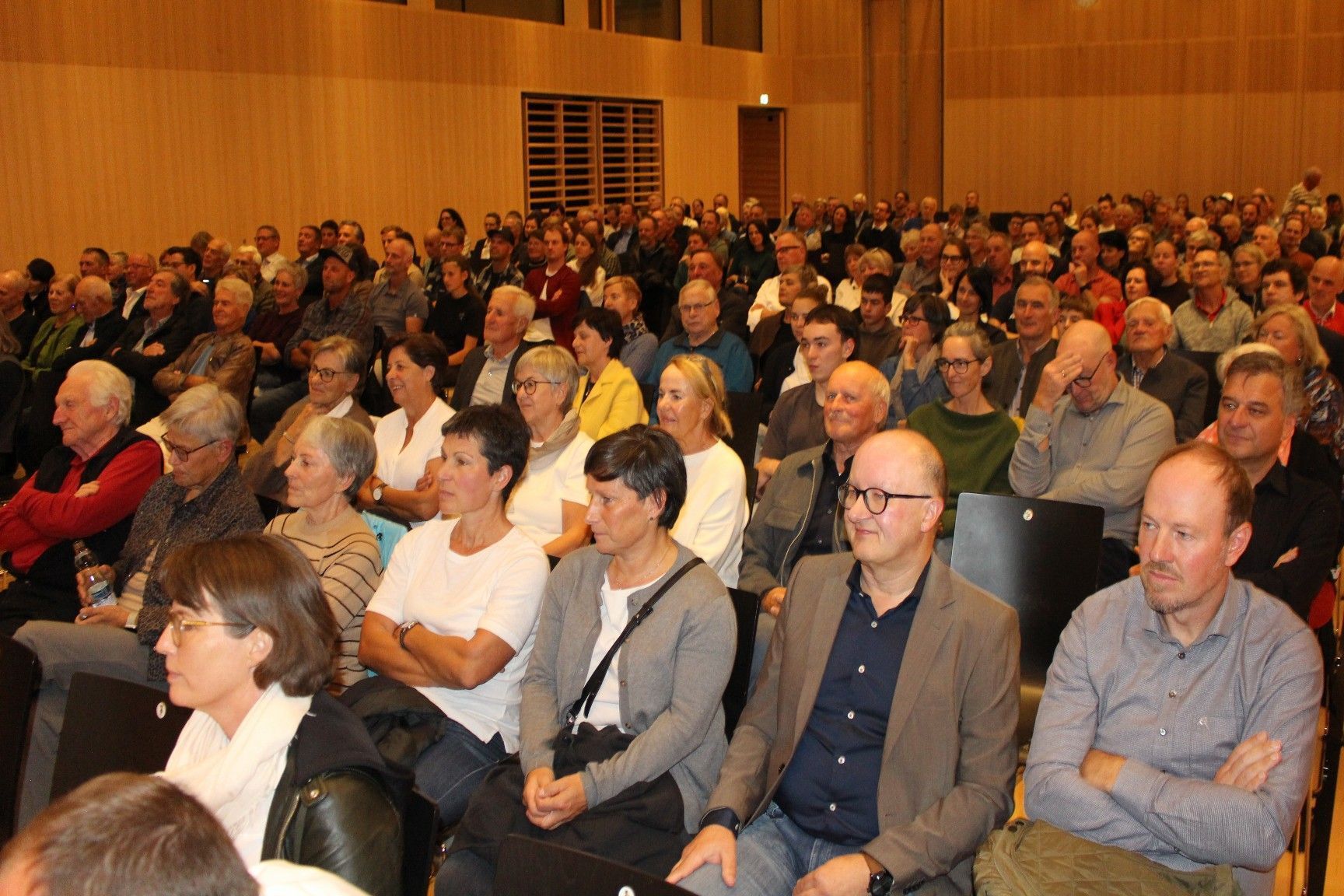 Volles Haus beim Jubiläum des SV Mellau.